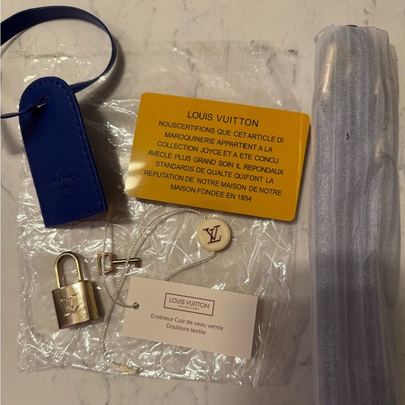 Duffle bag - Picture 3 of 7